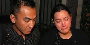 Jane Shalimar Kenang SMS Dari Adjie Massaid