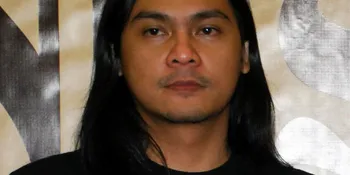 Stevie Item: Bukan Aksi Panggung, Cuma Kelilipan