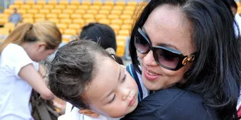 Adjie Titipkan Angie Ketika Shalat Jumat