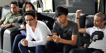 Artis Senior Optimis Akting 'Instan' Ungu