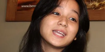 Juwita Mesra Bareng Cowok di Mall