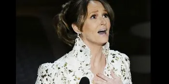 Melissa Leo Minta Maaf Mengumpat di Panggung Oscar