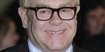 Elton John Berhasil Dibujuk Tampil di 'GLEE'