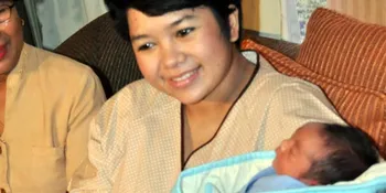 Joy Tobing 2 Kali Bawa Anak Jenguk ke Tahanan