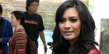 Ikke Nurjanah Berdangdut di Dahsyat!