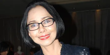 Persidangan Perceraian Moerdiono Ditunda