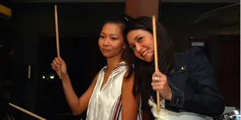 Duo Maia Siapkan Konsep Seru di Konser Far*East Movement