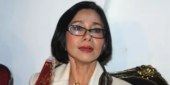 Berebut Gadis, Poppy Dharsono Libatkan Moerdiono?