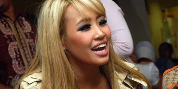 Pinkan Mambo Punya Dua Kepribadian?