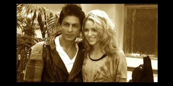 Shahrukh Khan Bergoyang Bareng Shakira