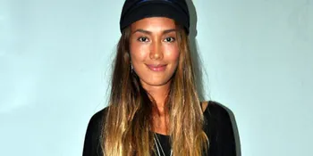 Fahrani Mendekatkan Diri Pada Hutan