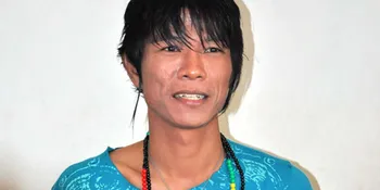 Andika - Izzy 'Ngumpet' Saat Menghisap Ganja