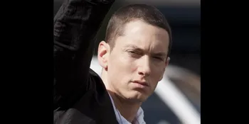 Eminem 'Rebut Tahta' Jacko di Facebook