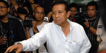 Saksi Bela Istri Moerdiono