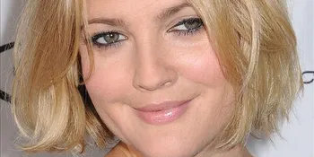 Drew Barrymore Garap Film Kedua