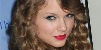 Taylor Swift Digaet Zac Efron!