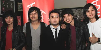Tur Asia, Hello Band Bawa 'Indonesia Raya'