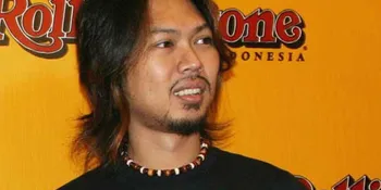Edwin Cokelat Produseri Band Parcel
