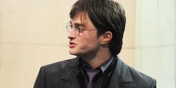 Dukung Pemuda Gay, Daniel Radcliffe Raih Award