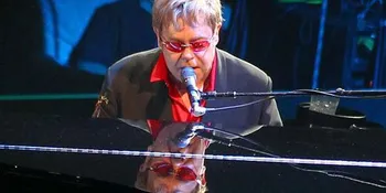 Elton John Persembahkan 'Tribute' Untuk Liz Taylor