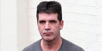 OMG! Simon Cowell Tertarik Gaet Rebecca Black?