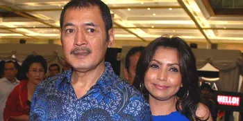 Bambang Tri Gandeng Mesra Mayangsari