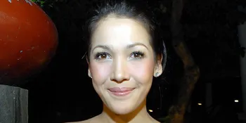 Tora Sudiro dan Mieke Amalia Kompak Hobi Bersepeda