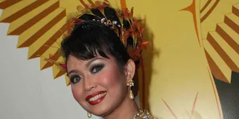 Ratna Listy Jadi Komunitas Suku Pedalaman