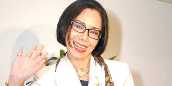 Poppy Dharsono Pemuja Klenik?