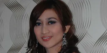 Helmalia Putri Dibikin Nangis Tsunami Jepang