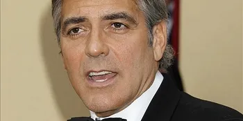George Clooney Jadi Saksi Persidangan Berlusconi