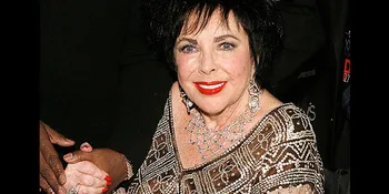 Liz Taylor Terbaring Bersama Surat Terakhir