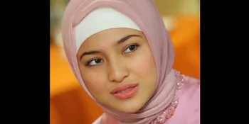 Gelar Pengajian, Marshanda Baca Puisi