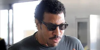 Lionel Richie Bakal Jadi Pengganti Simon Cowell