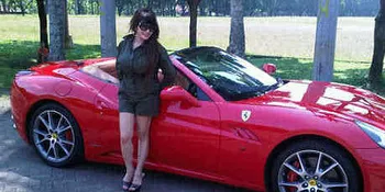 Wow, Mobil Melinda Ada 10 Unit?