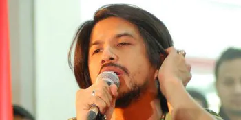 Kharisma Luna Maya Menarik Minat FOS