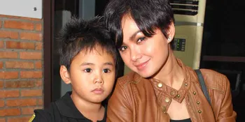 Putra Yuni Shara Spesial Nyanyi Buat Anak Mayangsari