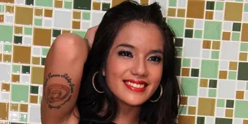 Sheila Marcia Hindari Pernikahan Yang Mewah