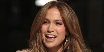 Jennifer Lopez: Tertawalah Agar Langgeng!