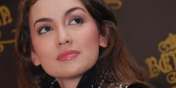 Rianti Cartwright Senang Tampil Sederhana