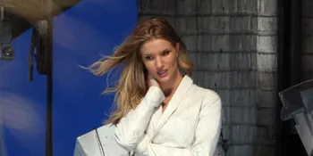 Rosie Huntington 'Ngebet' Bintangi 'TRANSFORMERS 4'