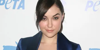 Sasha Grey: Tubuhku Seniku, Alat Mencari Uang