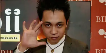 Russel Miracle Ganti Duduk di Kursi Penonton