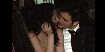 Robert Pattinson 'Curi-Curi' Cium Kristen Stewart