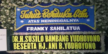 Cuma SBY Yang Kirimi Franky Karangan Bunga