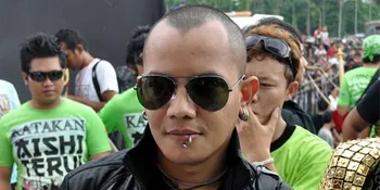 Cella Kotak Lengkapi Berkas Pemeriksaan