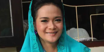 Shezy Idris Resmi Dilamar!
