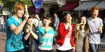 Kevin Dan Eli U Kiss Kencan Dengan Fans