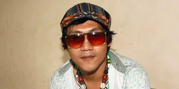 Nugie Alami Pengelupasan Kulit Kepala