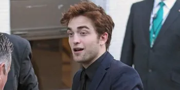 Robert Pattinson Takut Tampil di Atas Panggung